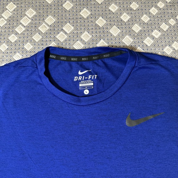 Nike dri-fit blue cut off, men’s size Large, new without tag - Picture 2 of 2
